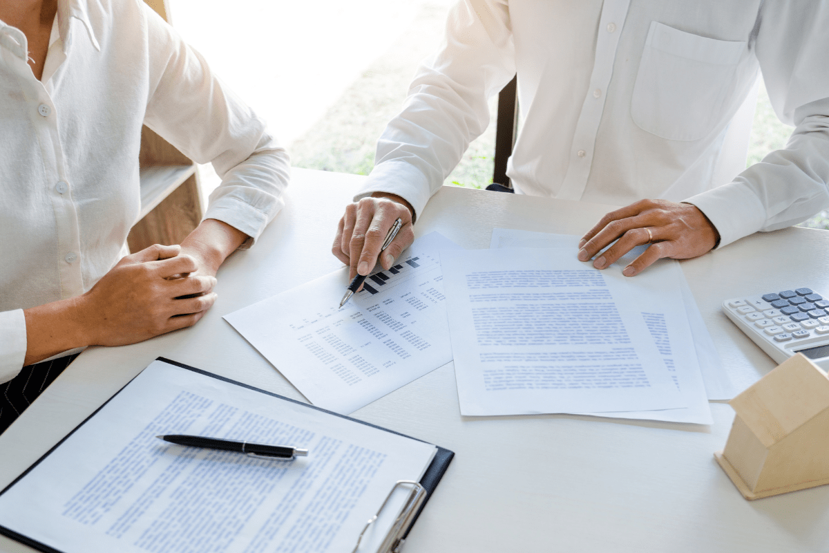 Rechtliche Beratung beim Villenkauf in Kroatien – Notarvertrag, OIB und Grundbuchprüfung